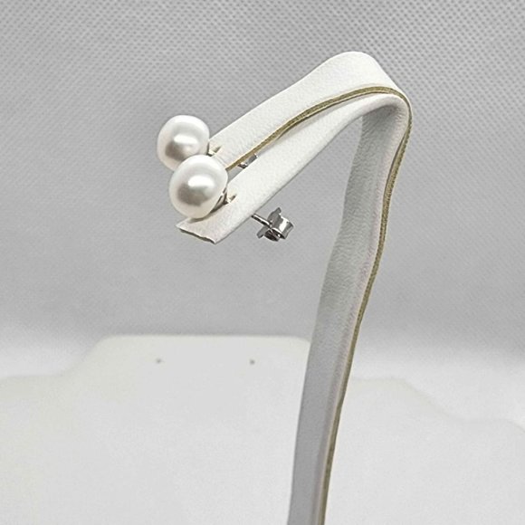 NEW Sterling Silver 925 Pearl Studs - Earrings - Picture 3 of 4